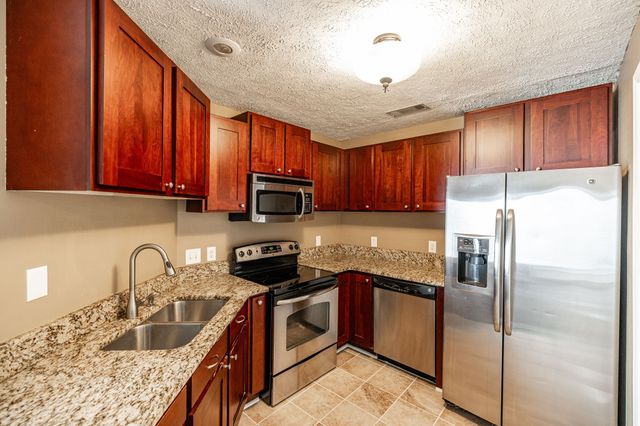 2344 Benay Rd, Nashville, TN 37214