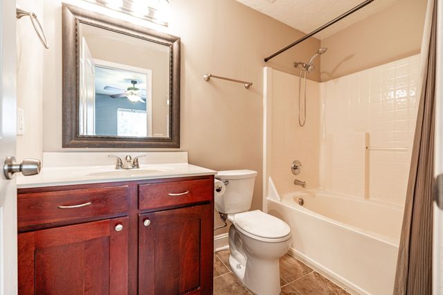 2344 Benay Rd, Nashville, TN 37214