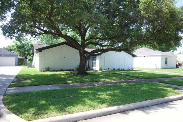 13529 Woodchester Drive, Sugar Land, TX 77498