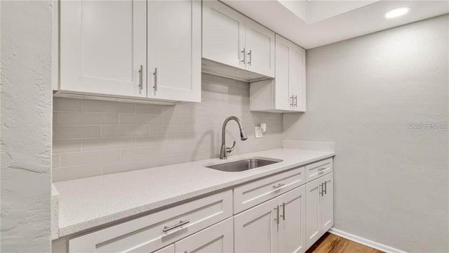 5900 22nd Ave N 5900 22ND AVE N UNIT 1 1, St Petersburg, FL 33710
