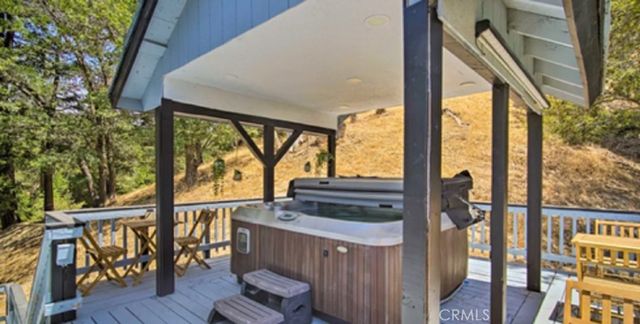 805 Berne Drive, Crestline, CA 92325