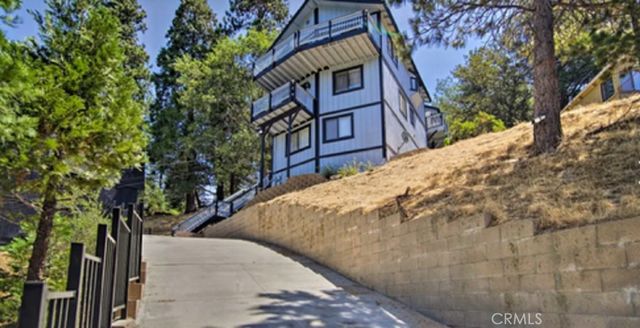 805 Berne Drive, Crestline, CA 92325
