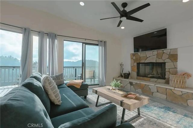805 Berne Drive, Crestline, CA 92325