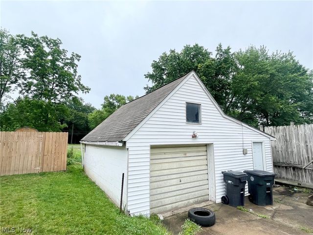 3187 Orchard, Warren, OH 44484