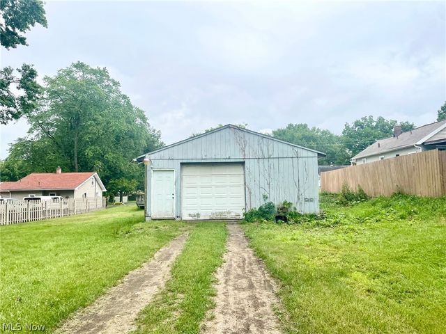3187 Orchard, Warren, OH 44484