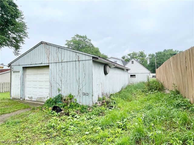 3187 Orchard, Warren, OH 44484