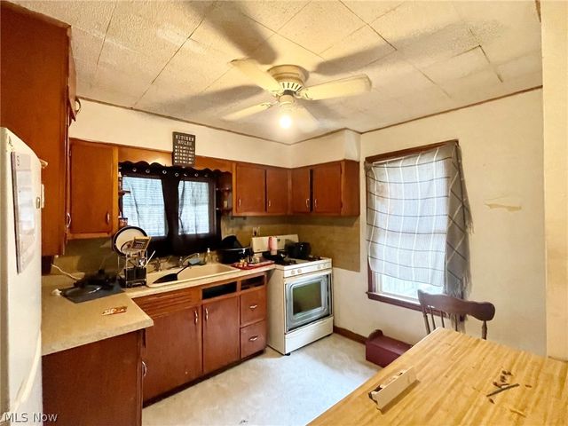 3187 Orchard, Warren, OH 44484