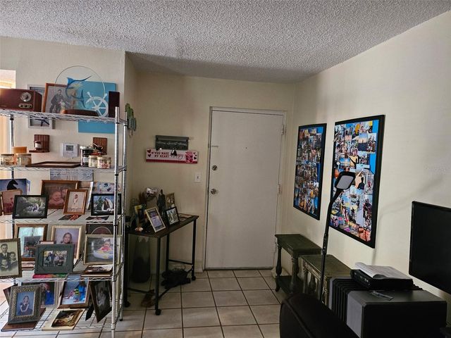 2613 PINE LAKE TER B, Sarasota, FL 34237