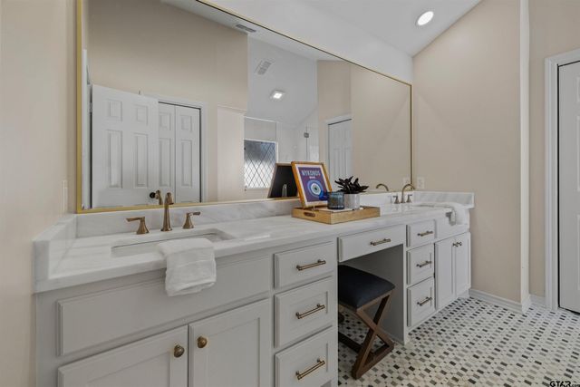 842 Ashford Ct, Tyler, TX 75703