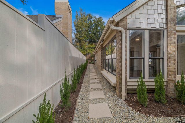 842 Ashford Ct, Tyler, TX 75703