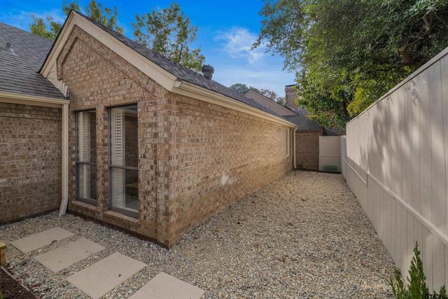 842 Ashford Ct, Tyler, TX 75703