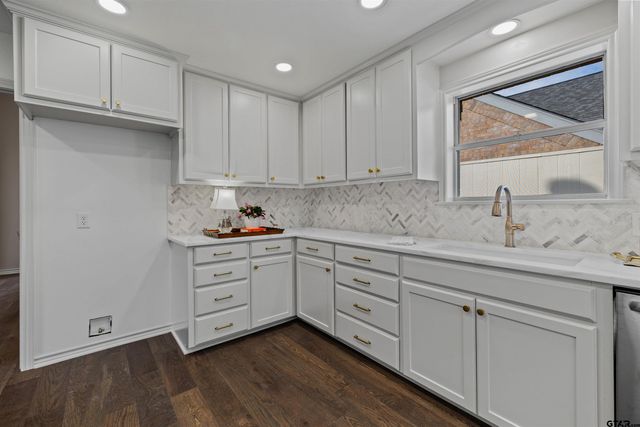 842 Ashford Ct, Tyler, TX 75703