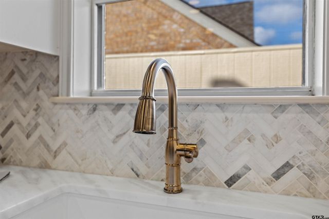 842 Ashford Ct, Tyler, TX 75703