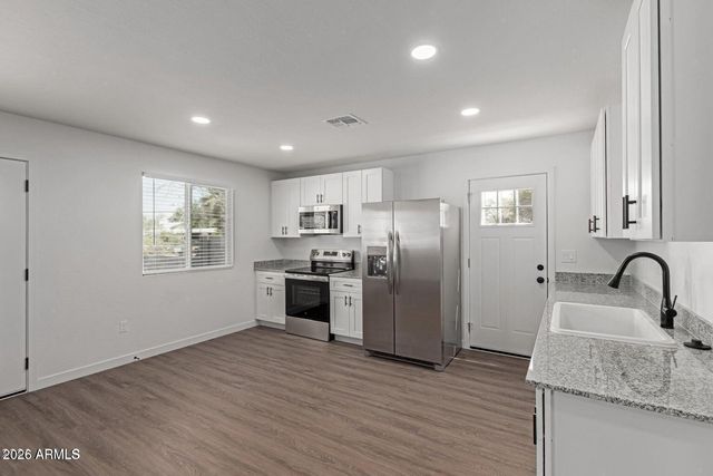 656 S 97TH Place B, Mesa, AZ 85208