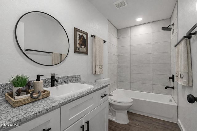 656 S 97TH Place B, Mesa, AZ 85208