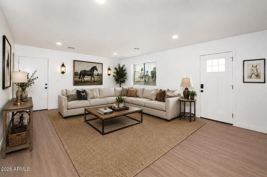 656 S 97TH Place B, Mesa, AZ 85208