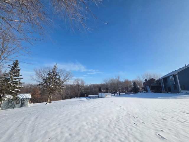 412 Singing Hills Drive SE, Lonsdale, MN 55046
