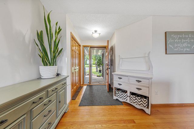 412 Singing Hills Drive SE, Lonsdale, MN 55046