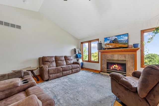 412 Singing Hills Drive SE, Lonsdale, MN 55046