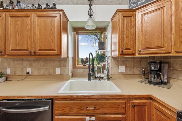 412 Singing Hills Drive SE, Lonsdale, MN 55046