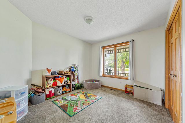 412 Singing Hills Drive SE, Lonsdale, MN 55046