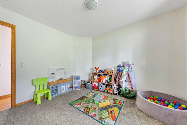 412 Singing Hills Drive SE, Lonsdale, MN 55046