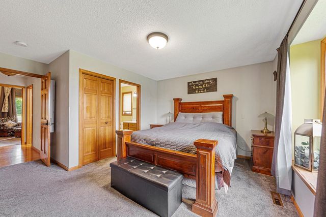 412 Singing Hills Drive SE, Lonsdale, MN 55046