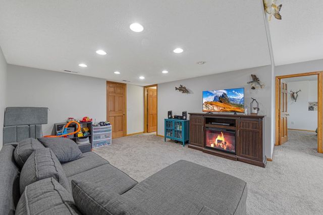 412 Singing Hills Drive SE, Lonsdale, MN 55046