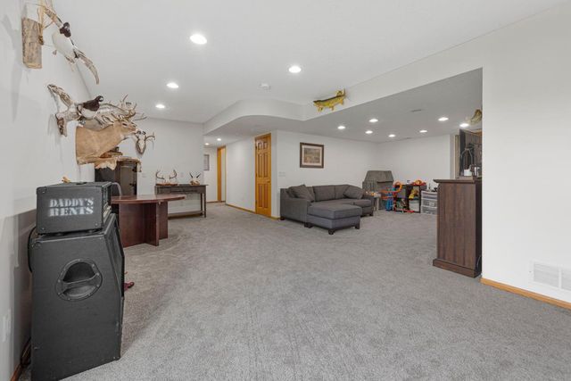 412 Singing Hills Drive SE, Lonsdale, MN 55046