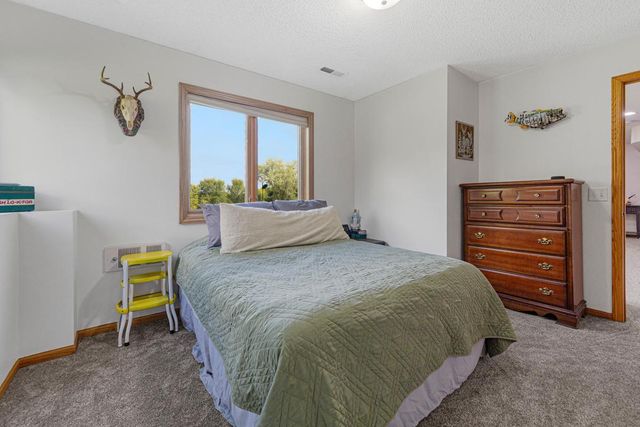 412 Singing Hills Drive SE, Lonsdale, MN 55046