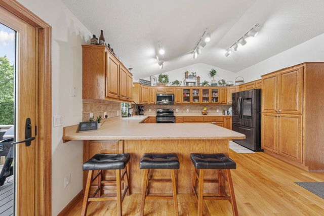 412 Singing Hills Drive SE, Lonsdale, MN 55046