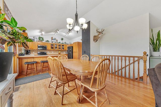 412 Singing Hills Drive SE, Lonsdale, MN 55046