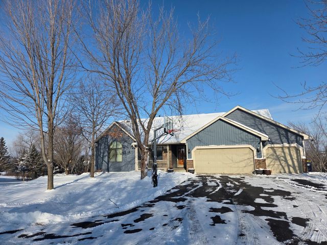 412 Singing Hills Drive SE, Lonsdale, MN 55046