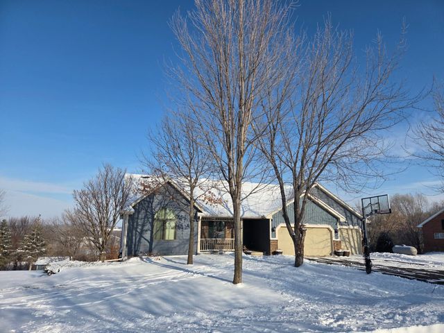 412 Singing Hills Drive SE, Lonsdale, MN 55046