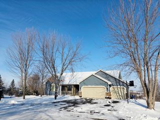 412 Singing Hills Drive SE, Lonsdale, MN 55046