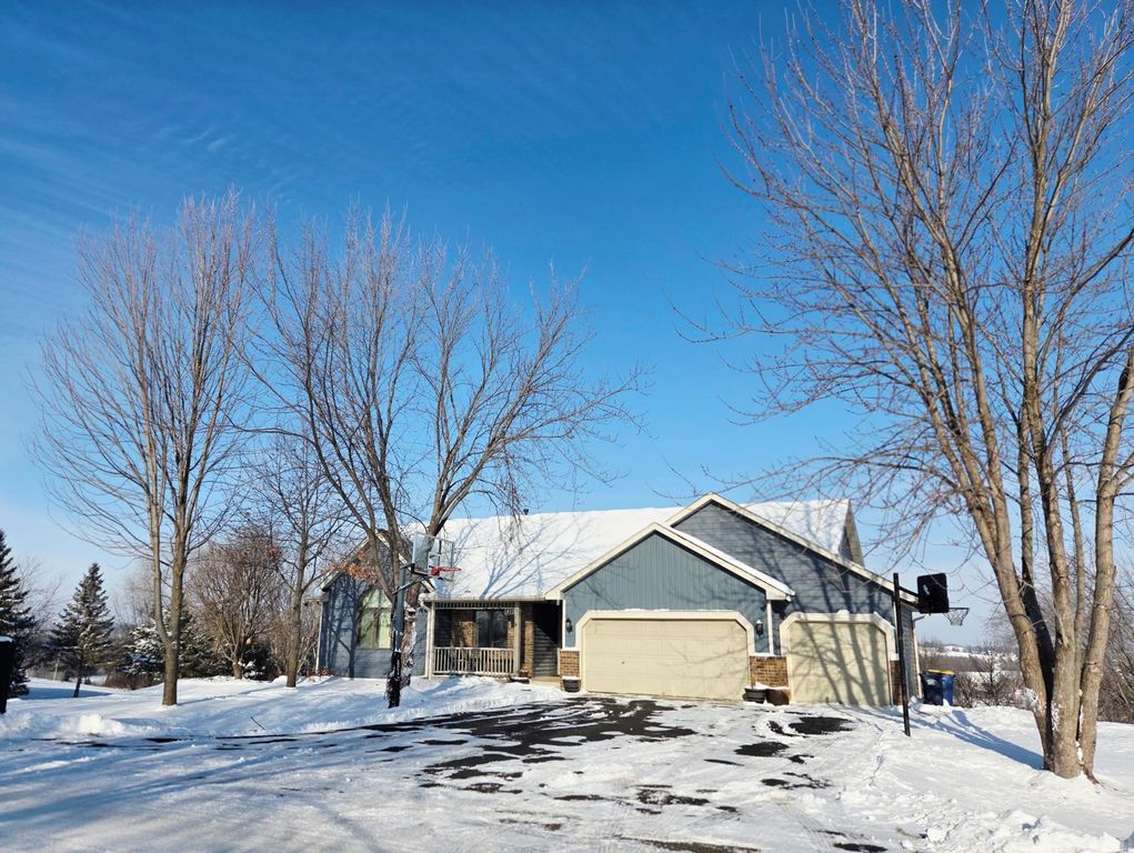 412 Singing Hills Drive SE, Lonsdale, MN 55046