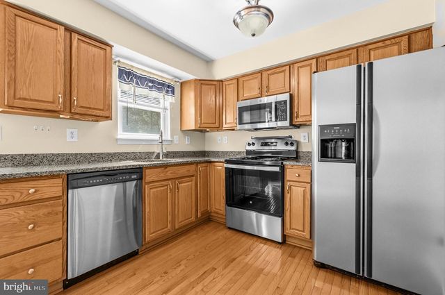 15203 VALLEY STREAM DR, Woodbridge, VA 22191