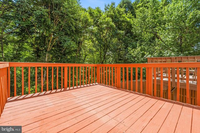15203 VALLEY STREAM DR, Woodbridge, VA 22191