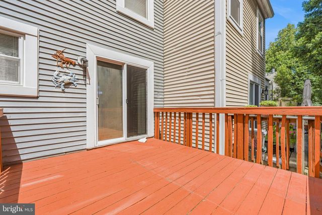 15203 VALLEY STREAM DR, Woodbridge, VA 22191