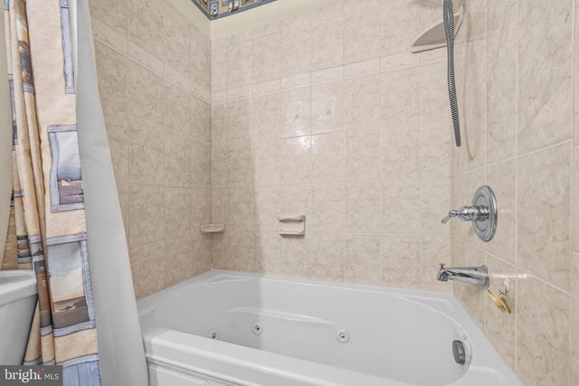 15203 VALLEY STREAM DR, Woodbridge, VA 22191