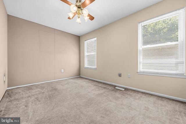 15203 VALLEY STREAM DR, Woodbridge, VA 22191