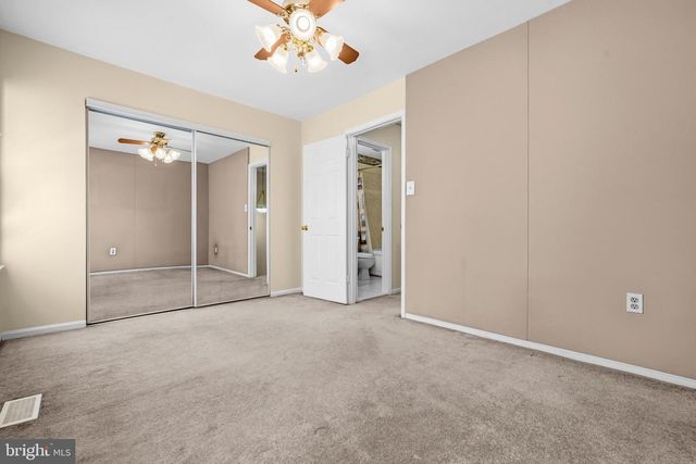 15203 VALLEY STREAM DR, Woodbridge, VA 22191