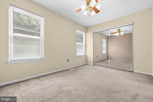 15203 VALLEY STREAM DR, Woodbridge, VA 22191