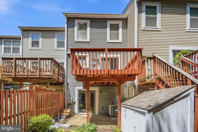 15203 VALLEY STREAM DR, Woodbridge, VA 22191