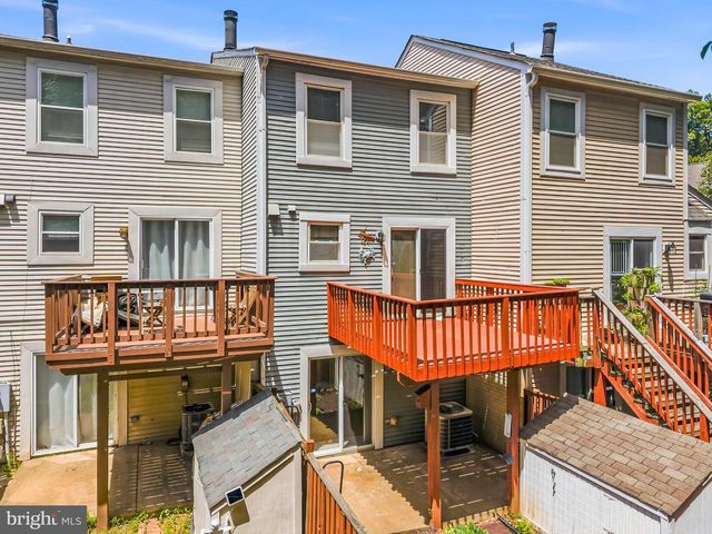 15203 VALLEY STREAM DR, Woodbridge, VA 22191