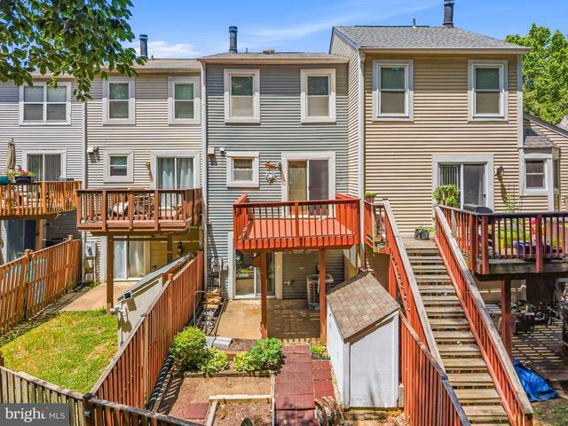 15203 VALLEY STREAM DR, Woodbridge, VA 22191