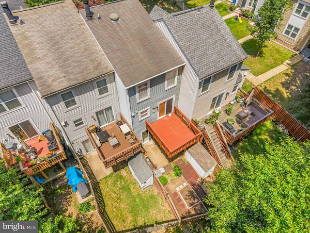 15203 VALLEY STREAM DR, Woodbridge, VA 22191