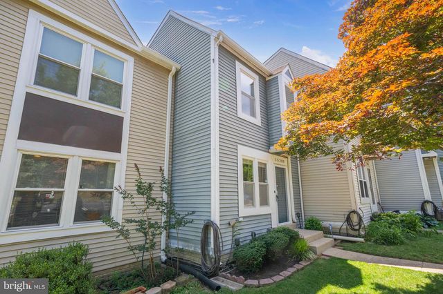 15203 VALLEY STREAM DR, Woodbridge, VA 22191