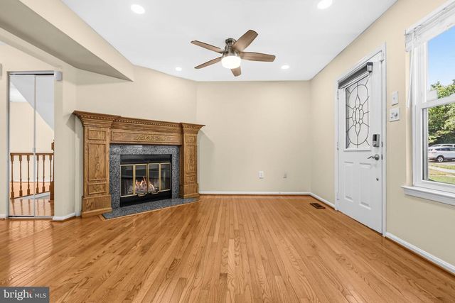 15203 VALLEY STREAM DR, Woodbridge, VA 22191