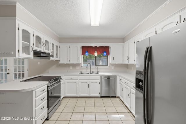 122 Booth Circle, Ocean Springs, MS 39564